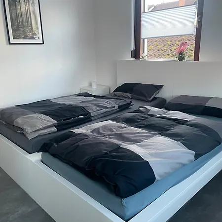 Modern, Zentral Und Im Gruenen דירה *